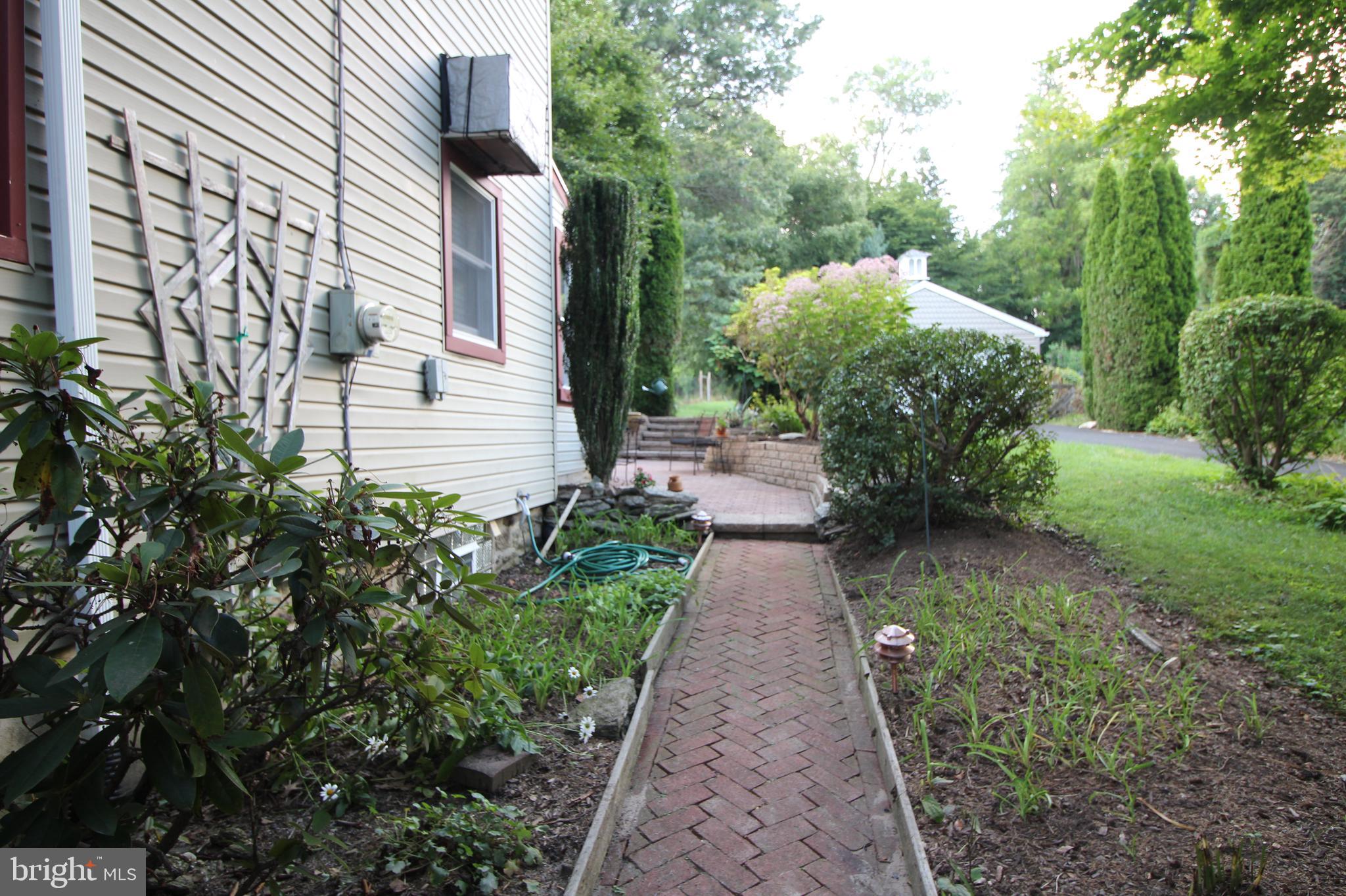 821 ROCK LANE