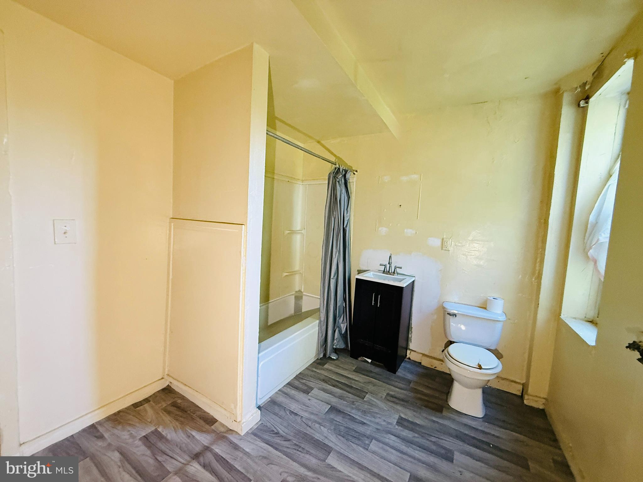 BOOTH-BOYD - Residential