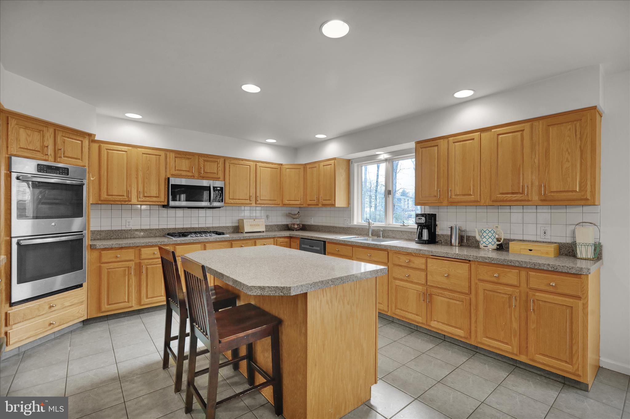 RIDGEVIEW - Residential