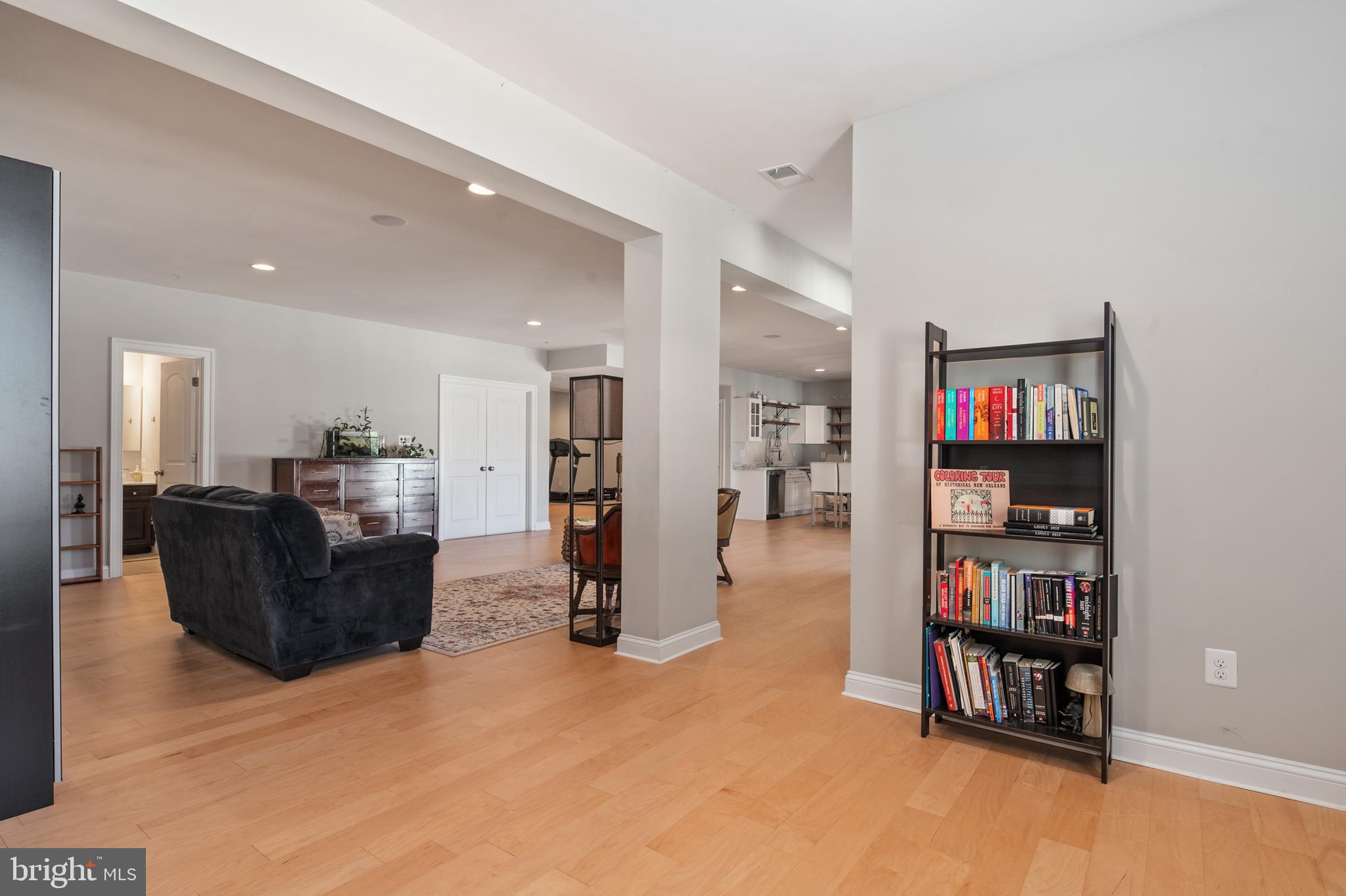 WOODMORE TOWNE CENTRE - Residential