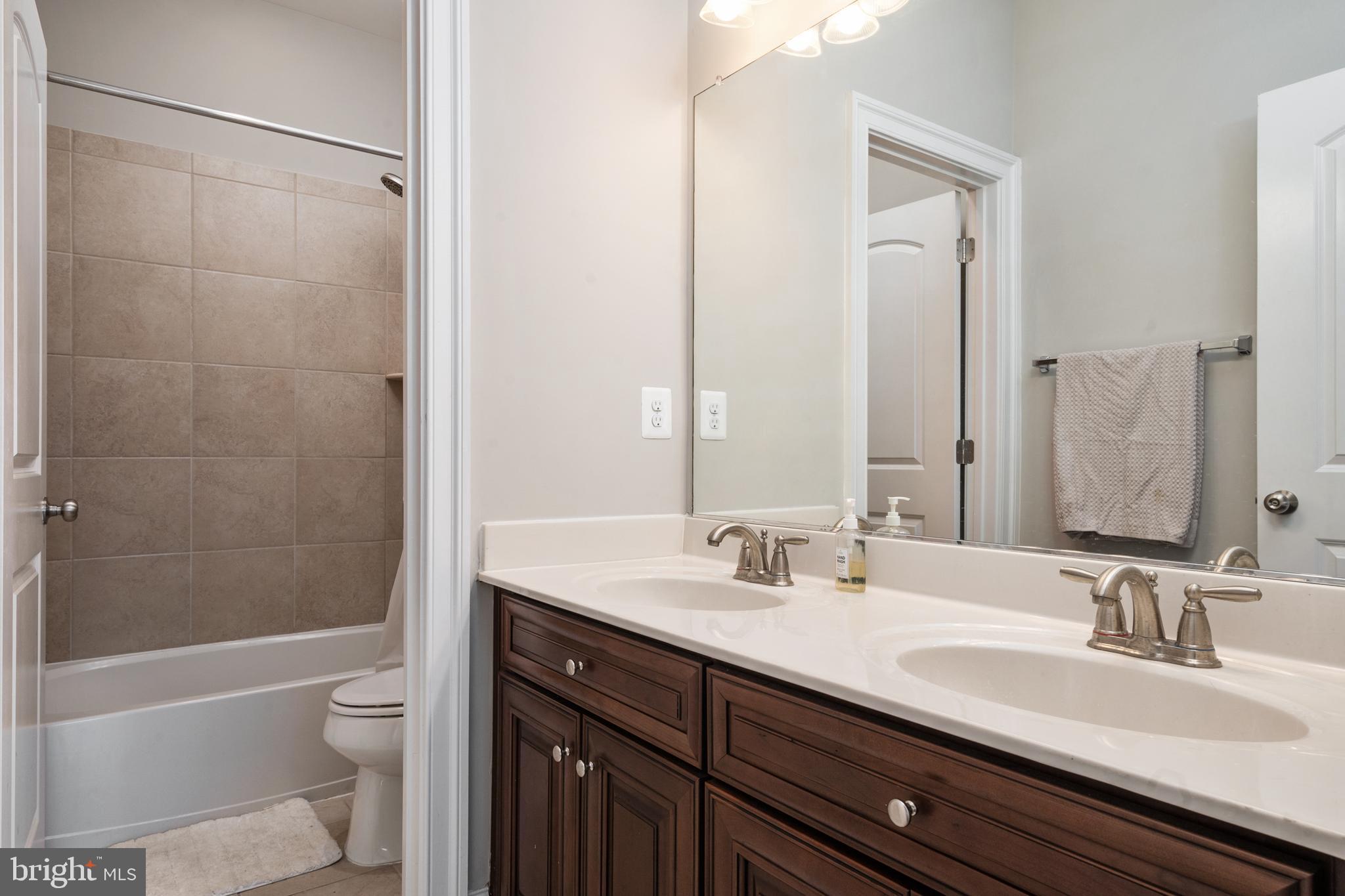 WOODMORE TOWNE CENTRE - Residential