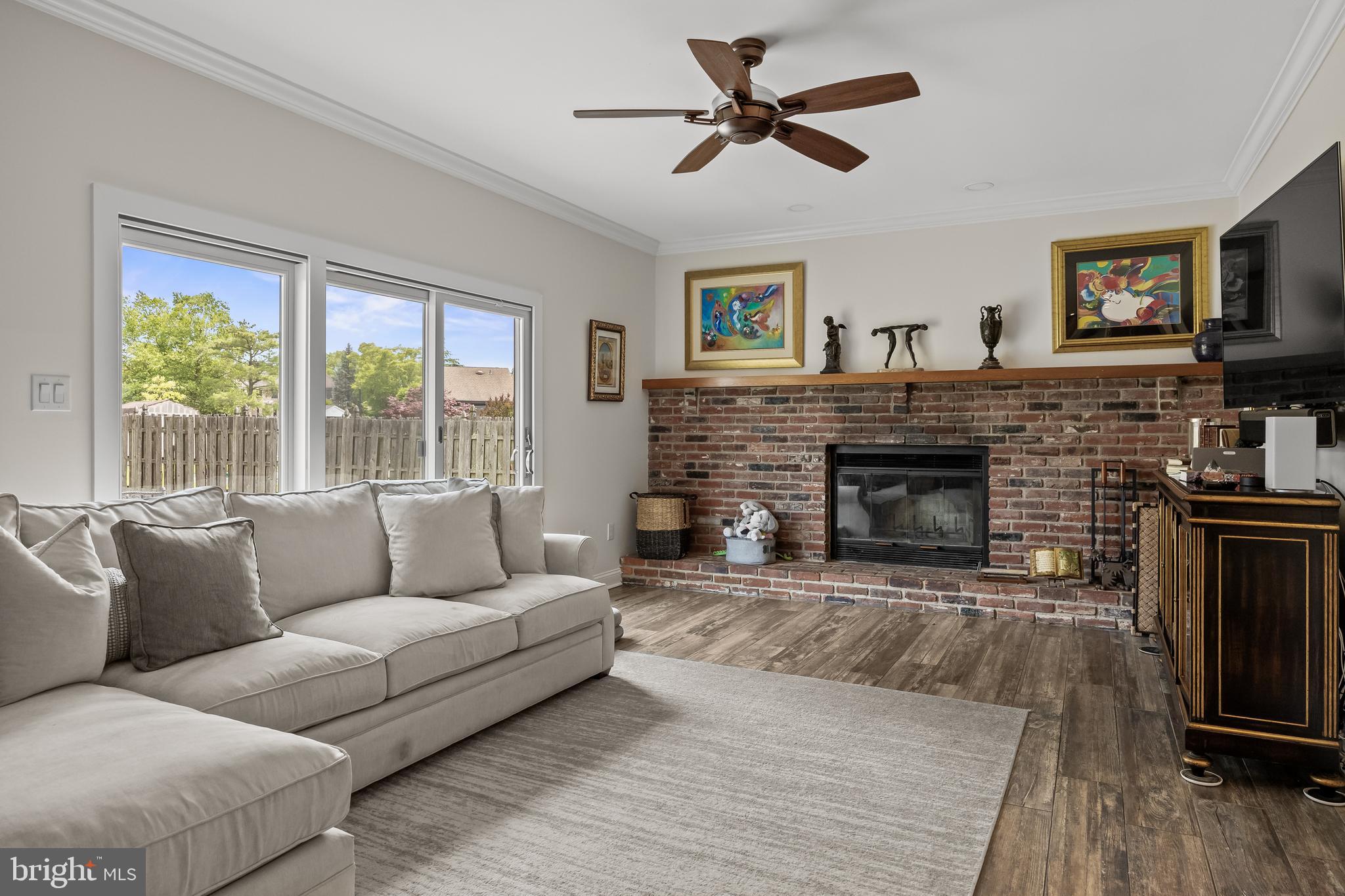 COUNTRY WALK - Residential