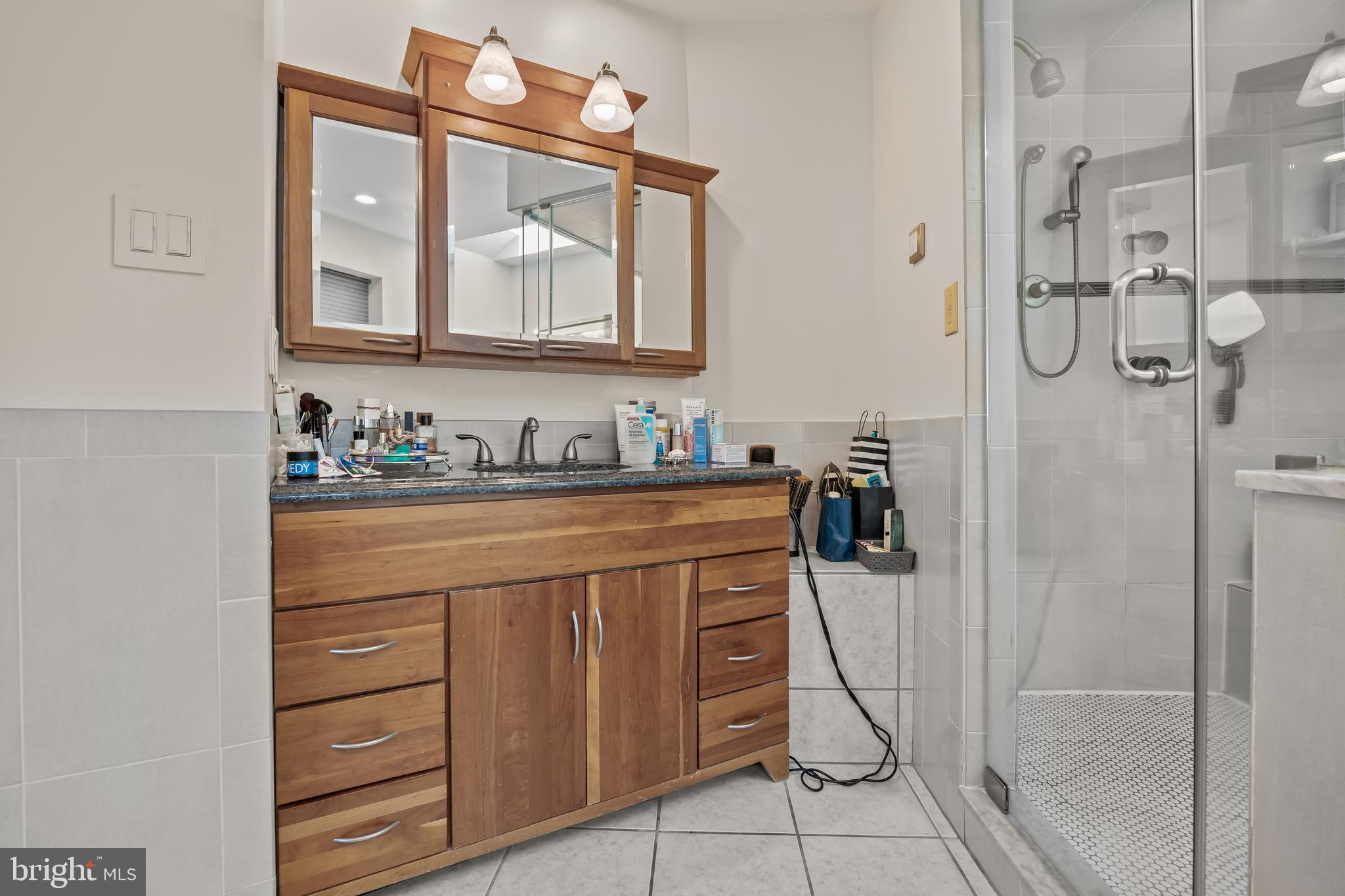 COUNTRY WALK - Residential