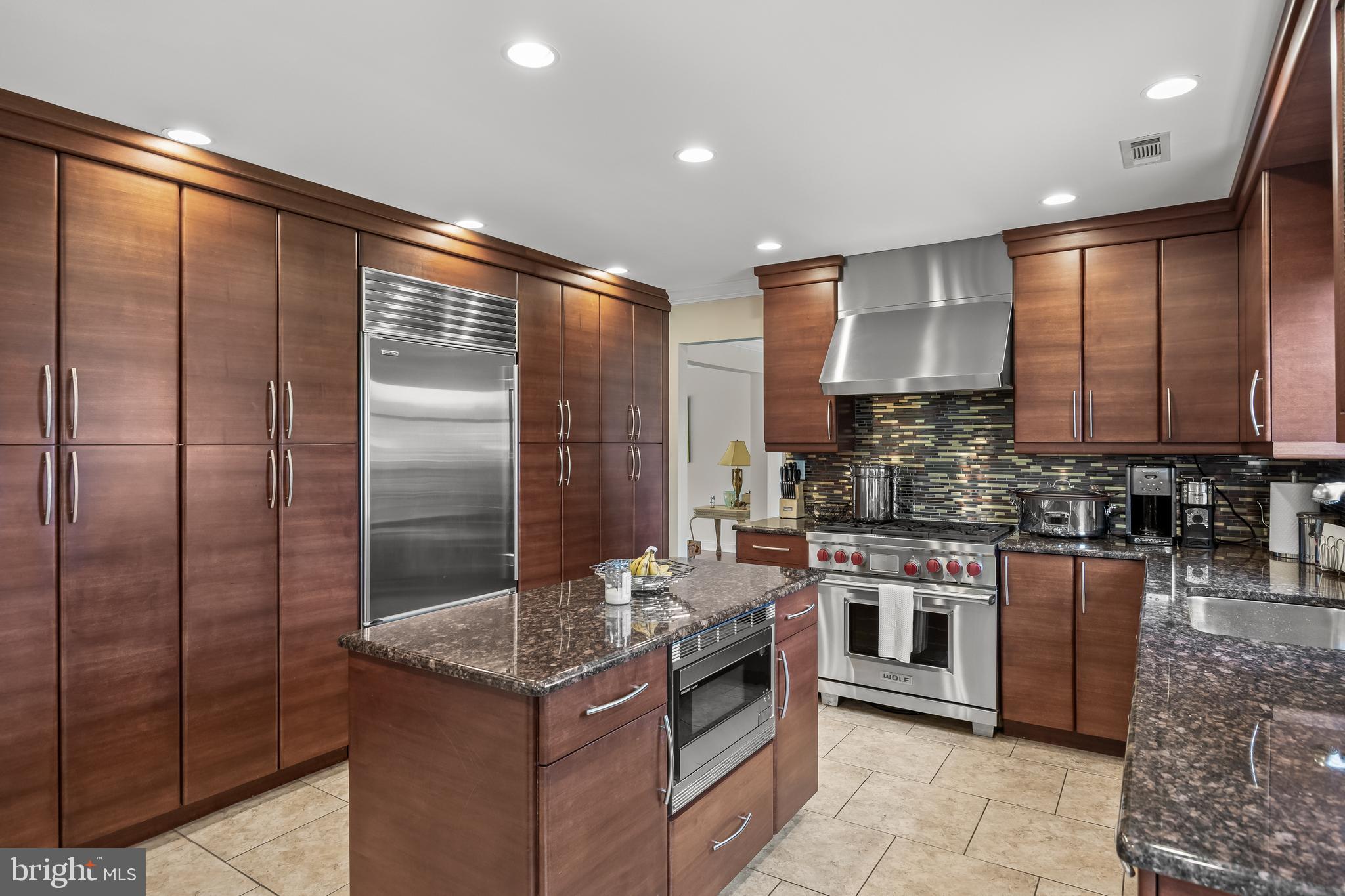 COUNTRY WALK - Residential