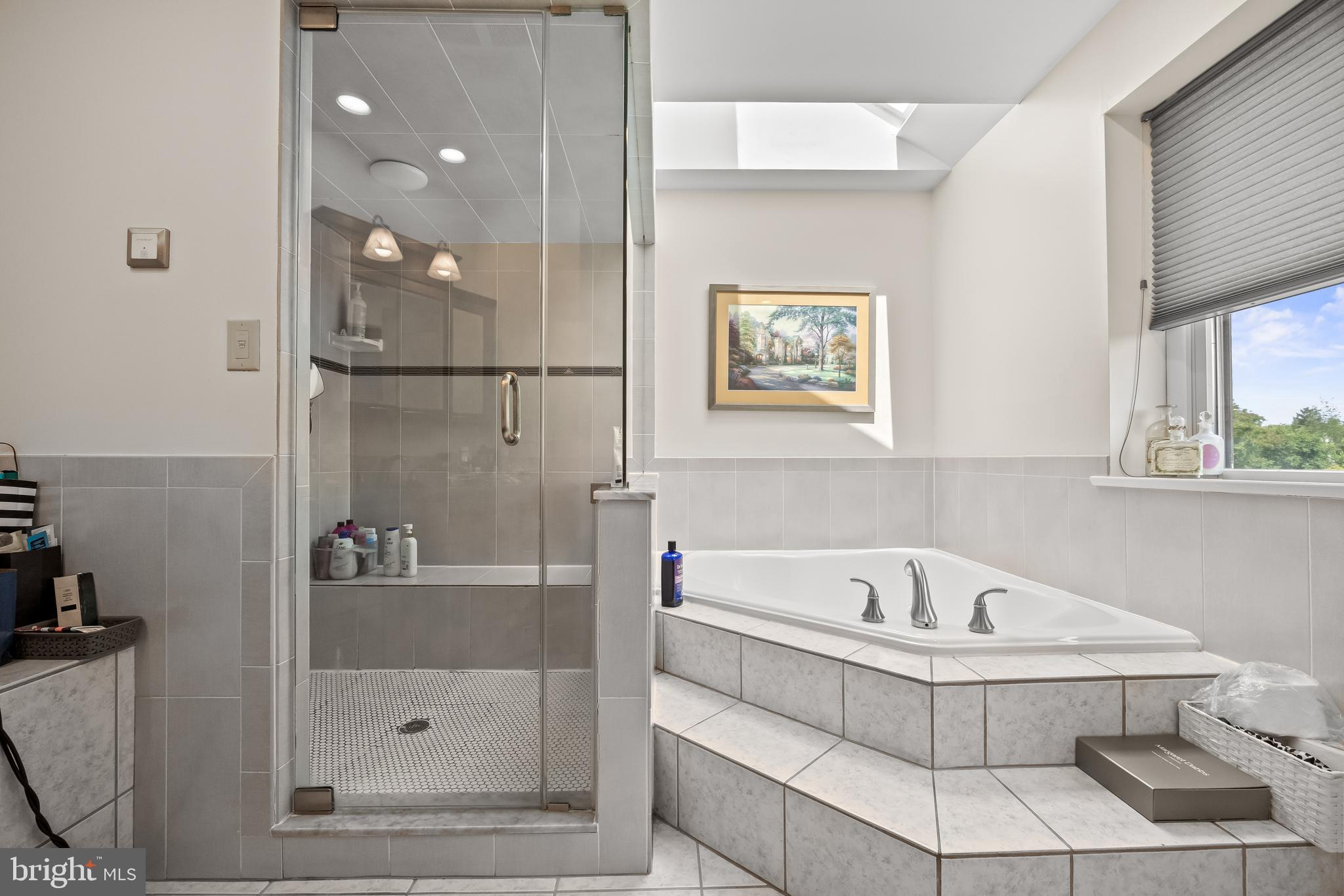 COUNTRY WALK - Residential