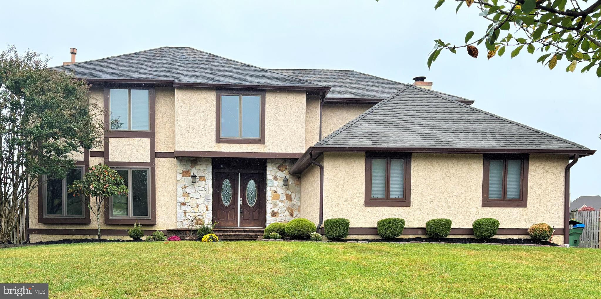 COUNTRY WALK - Residential