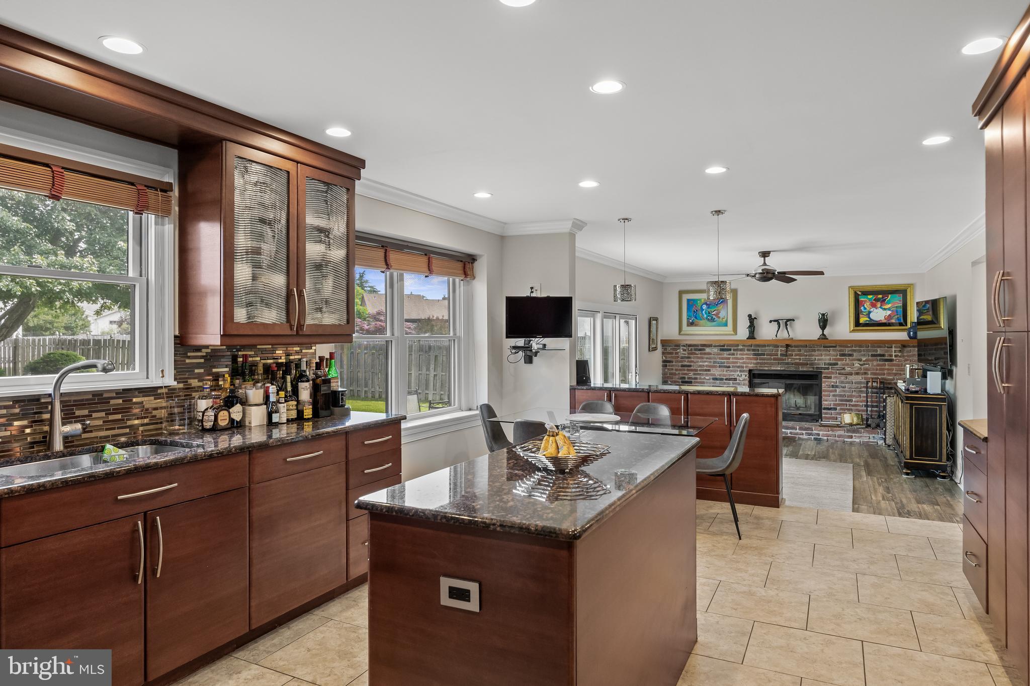 COUNTRY WALK - Residential