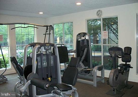 FOUNTAINS AT MCLEAN - Residential Lease