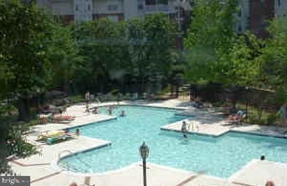 FOUNTAINS AT MCLEAN - Residential Lease