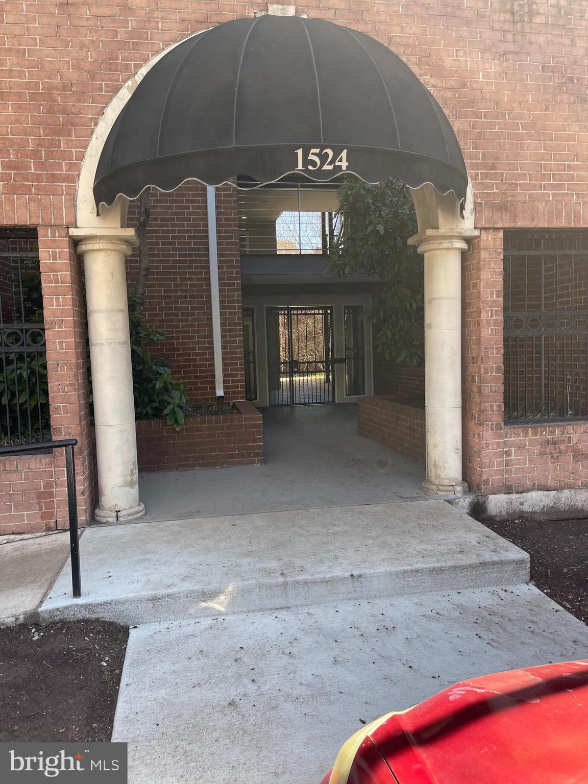 FOUNTAINS AT MCLEAN - Residential Lease