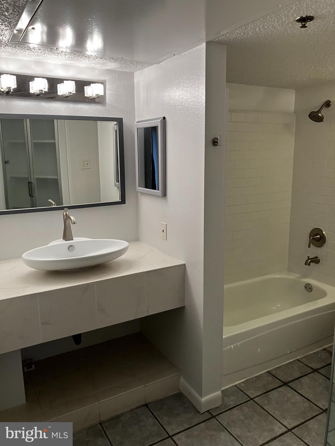 FOUNTAINS AT MCLEAN - Residential Lease