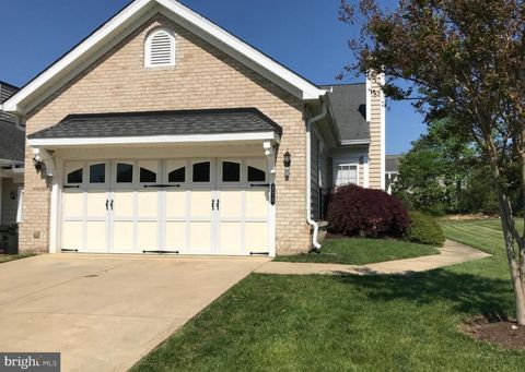 Photo of 272 Williamsburg Circle, LA PLATA, MD 20646 (MLS # MDCH2049714)