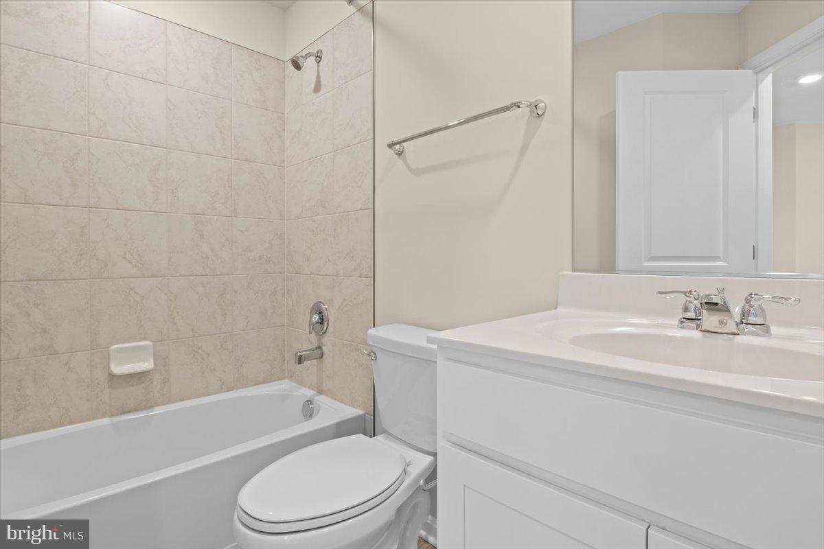 SENSENY VILLAGE - Residential Lease