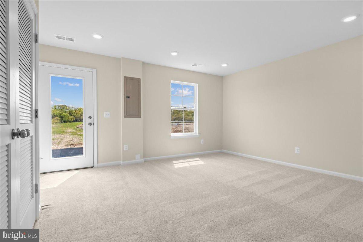 SENSENY VILLAGE - Residential Lease