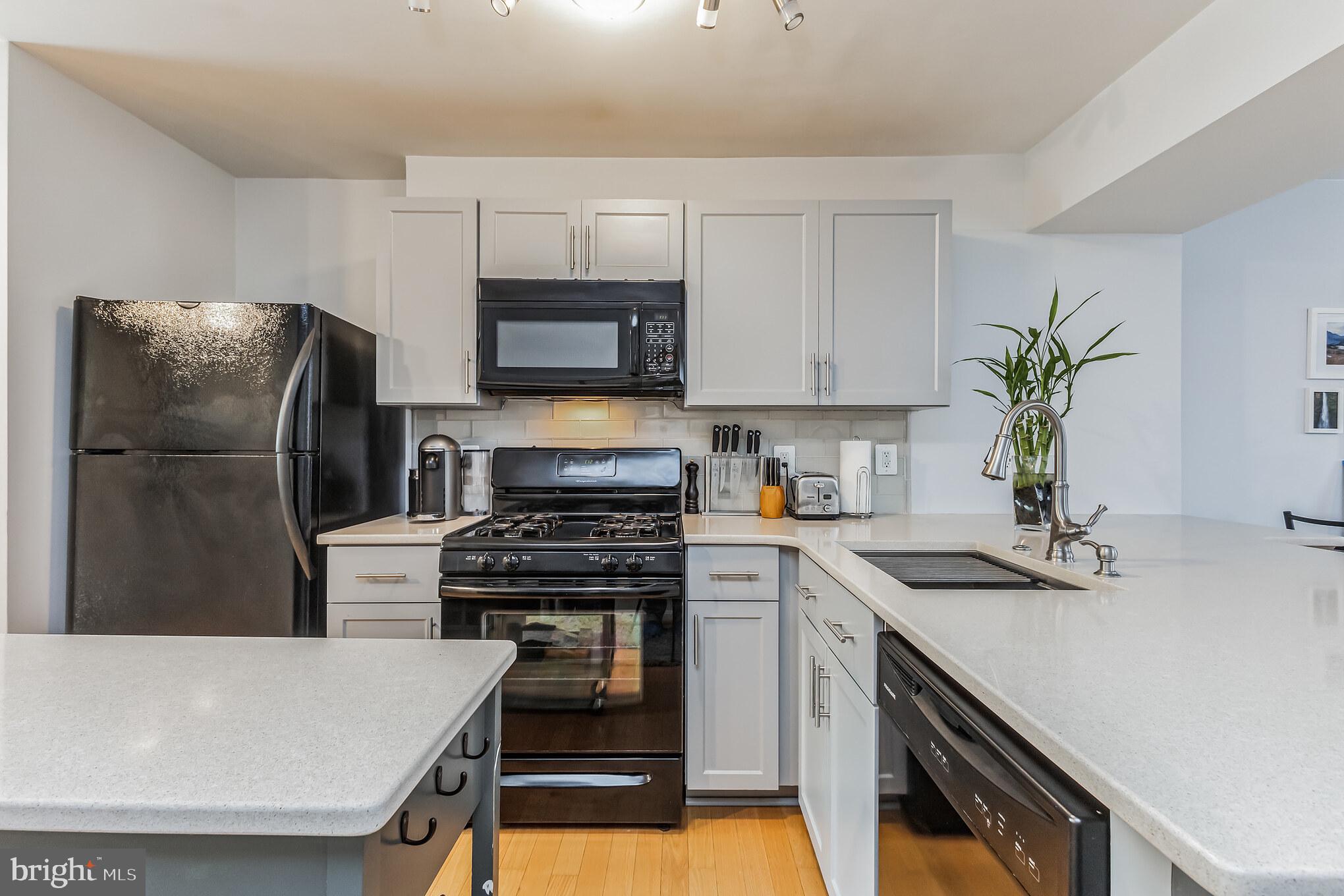 PARKSIDE AT ALEXANDRIA - Residential