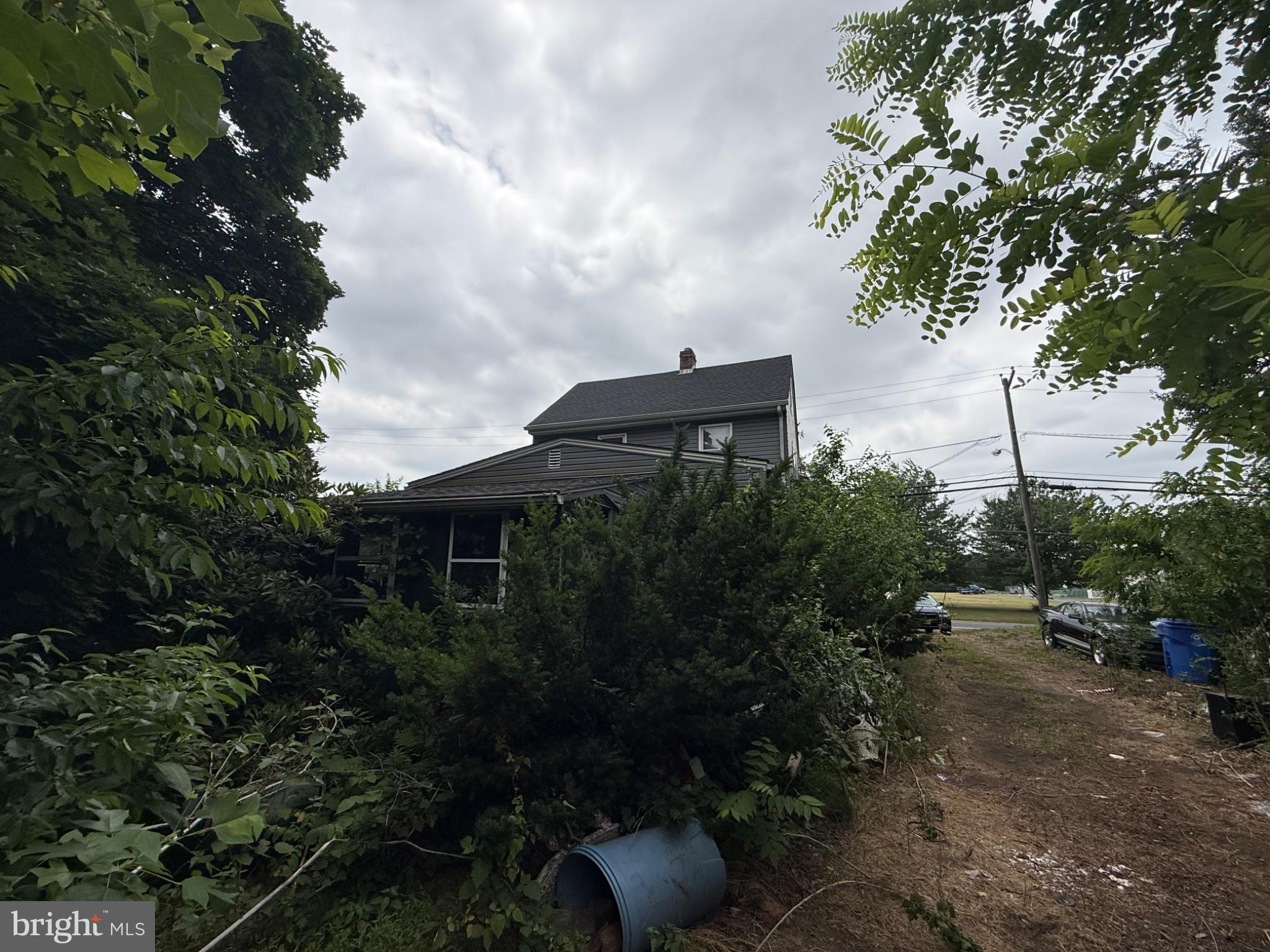 677 MONMOUTH ROAD