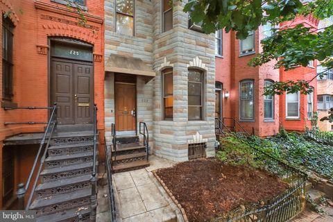 Photo of 223 C Street SE, WASHINGTON, DC 20003 (MLS # DCDC2216858) Photo of 223 C Street SE, WASHINGTON, DC 20003 (MLS # DCDC2216858)