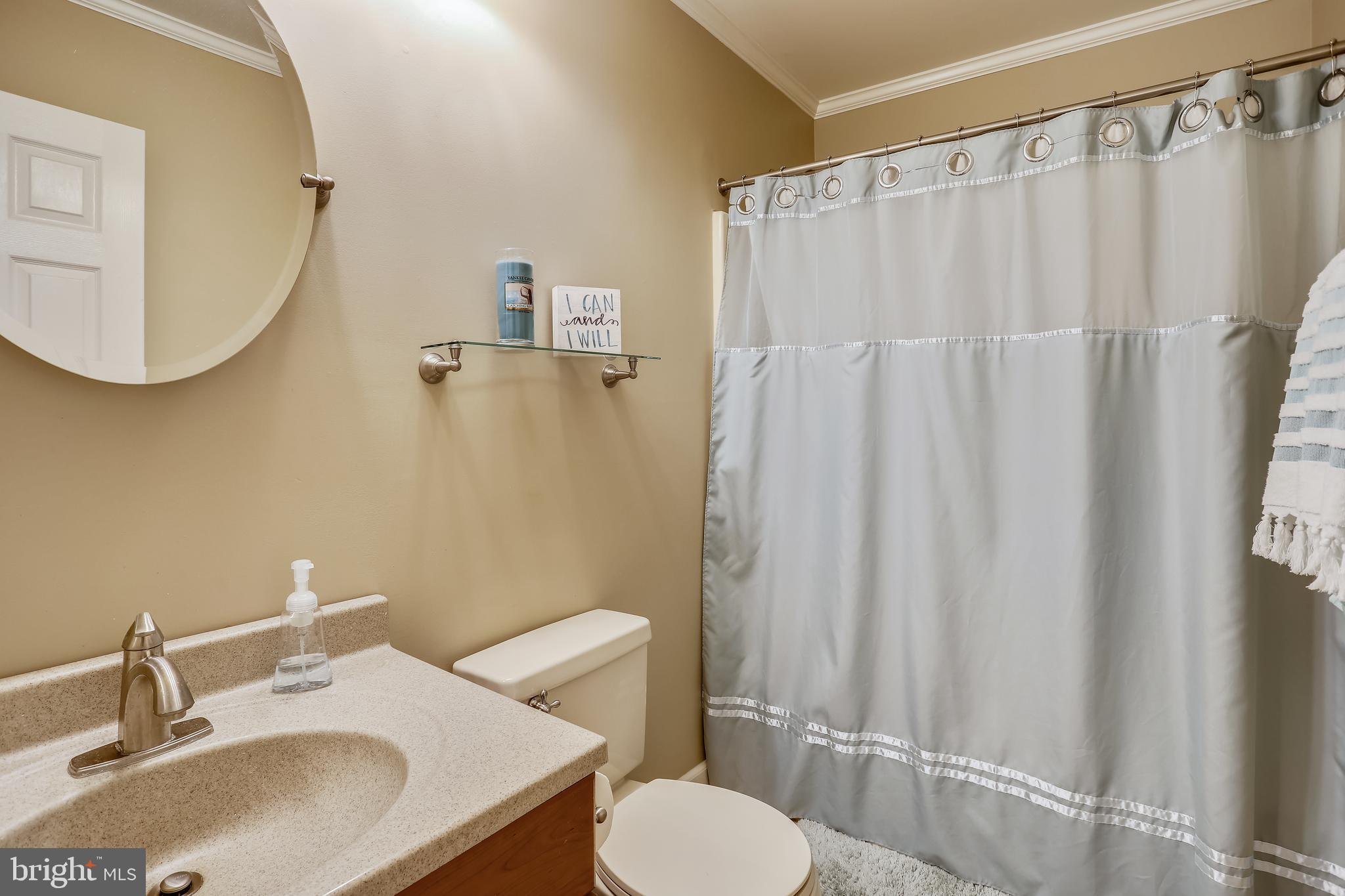 CONSTANT FRIENDSHIP - Residential