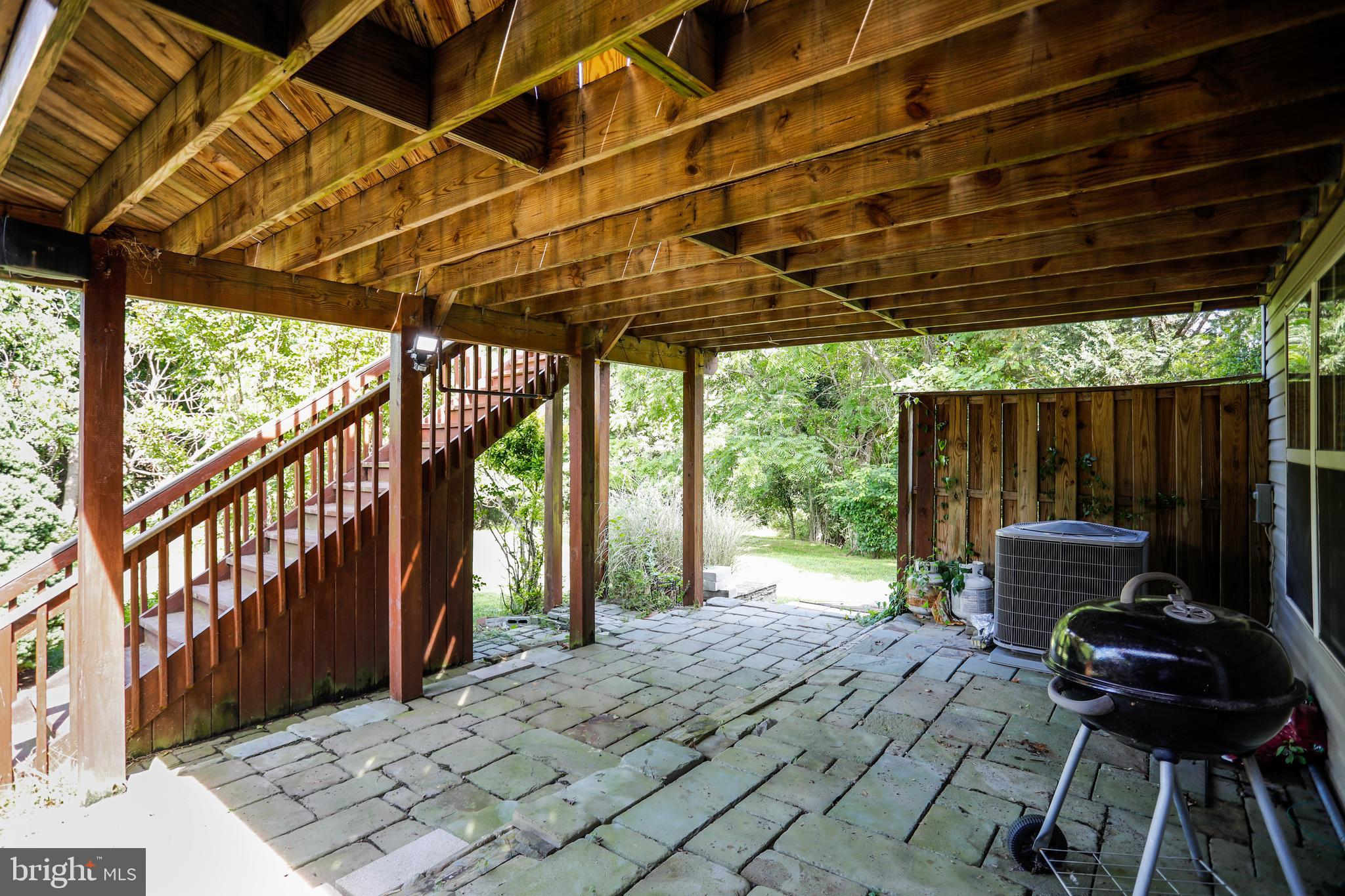 CONSTANT FRIENDSHIP - Residential