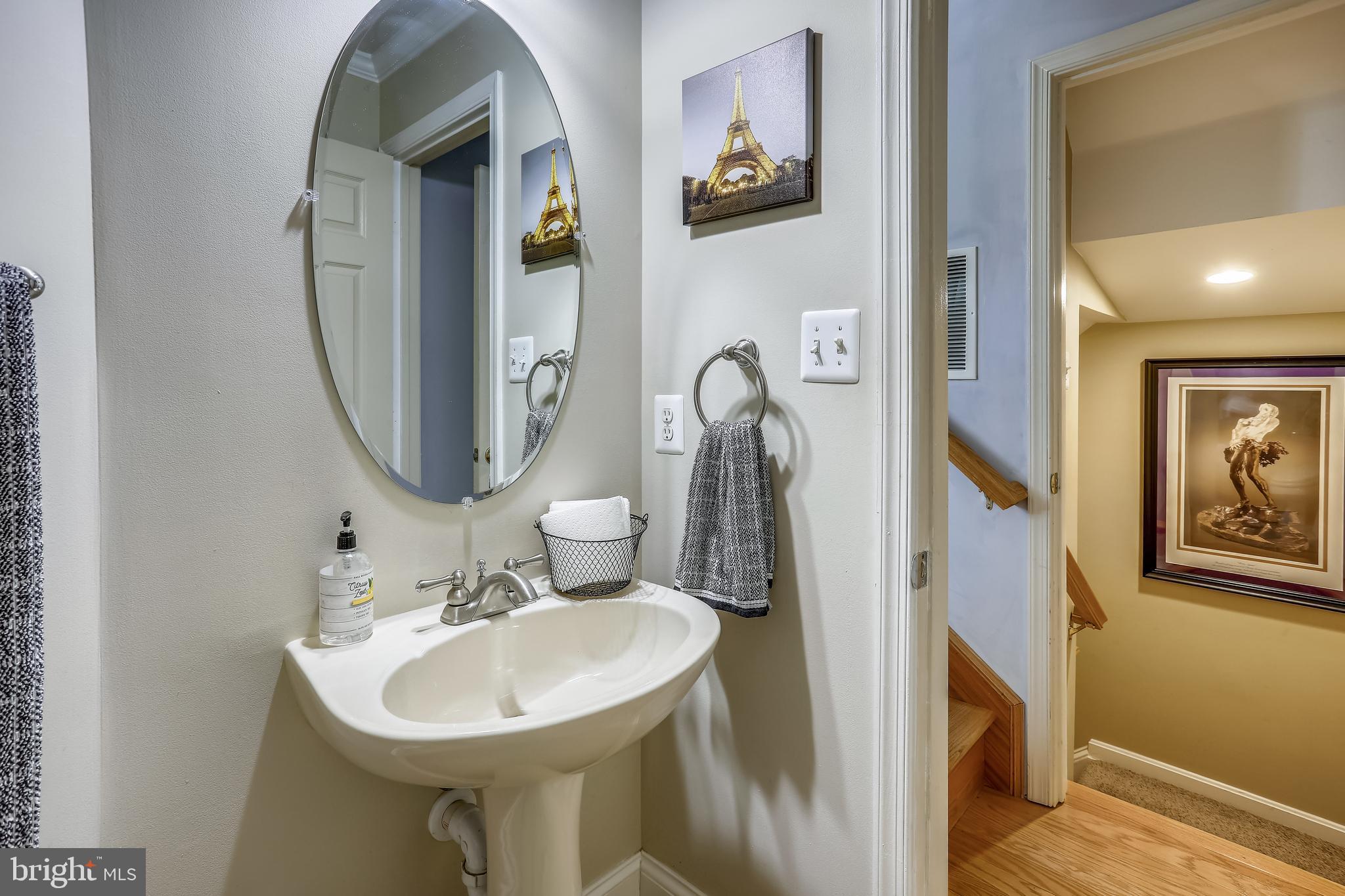 CONSTANT FRIENDSHIP - Residential