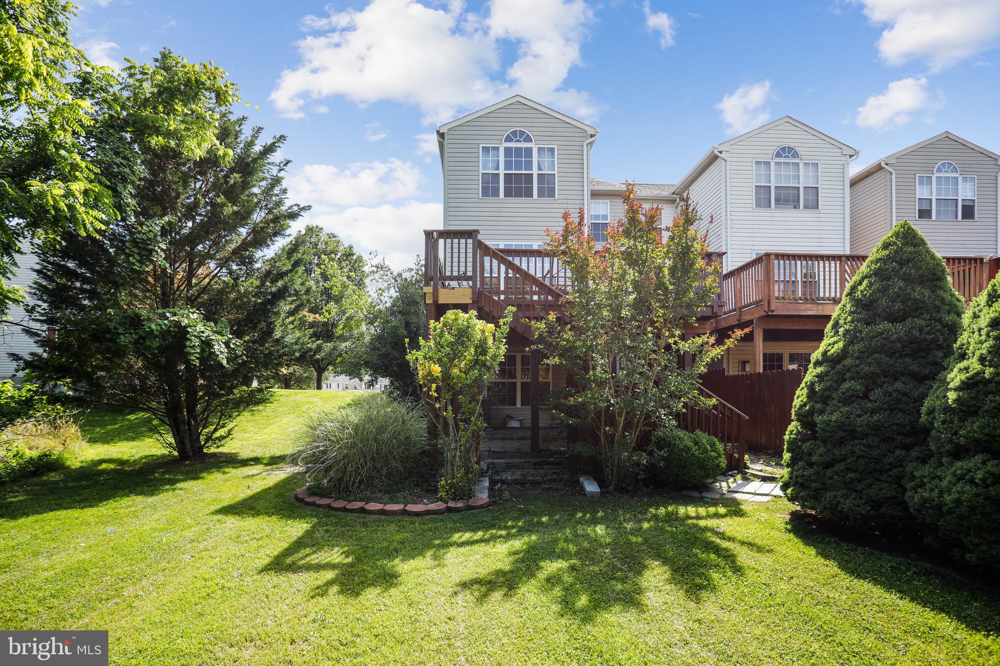 CONSTANT FRIENDSHIP - Residential