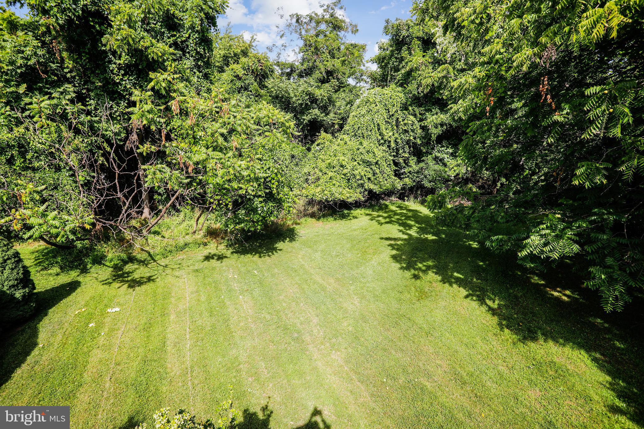 CONSTANT FRIENDSHIP - Residential