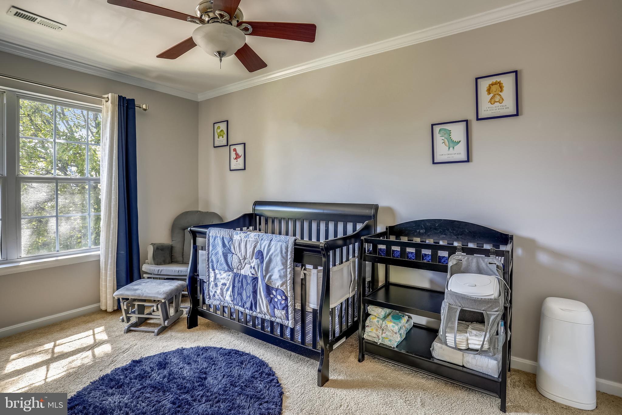 CONSTANT FRIENDSHIP - Residential