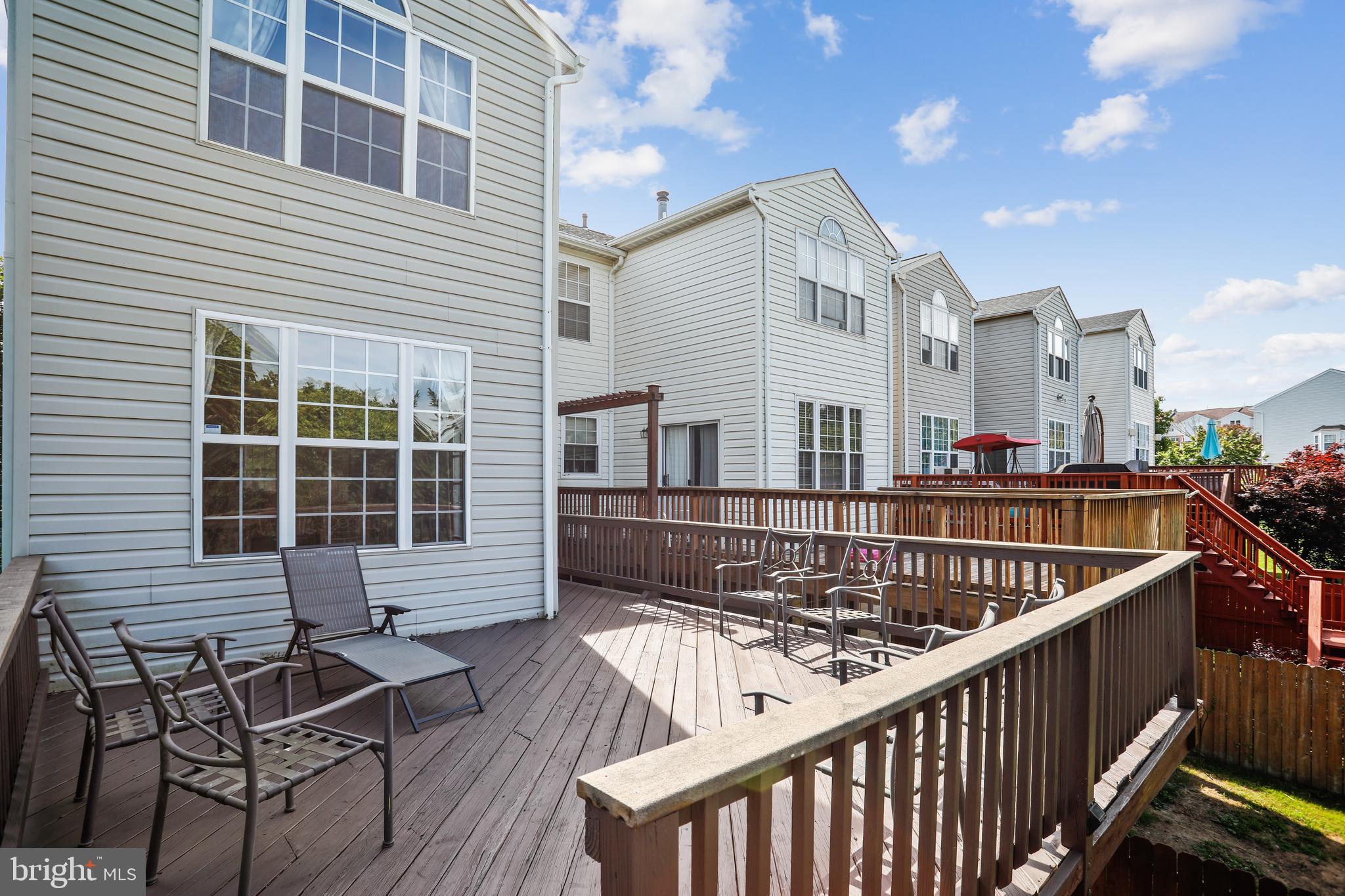 CONSTANT FRIENDSHIP - Residential