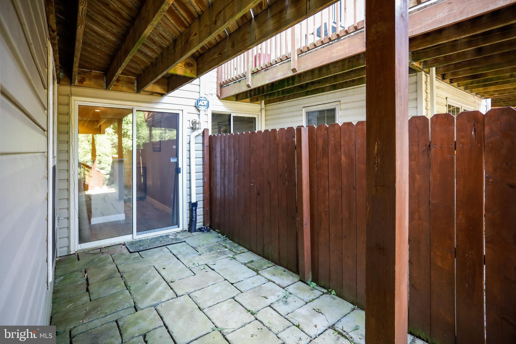 CONSTANT FRIENDSHIP - Residential