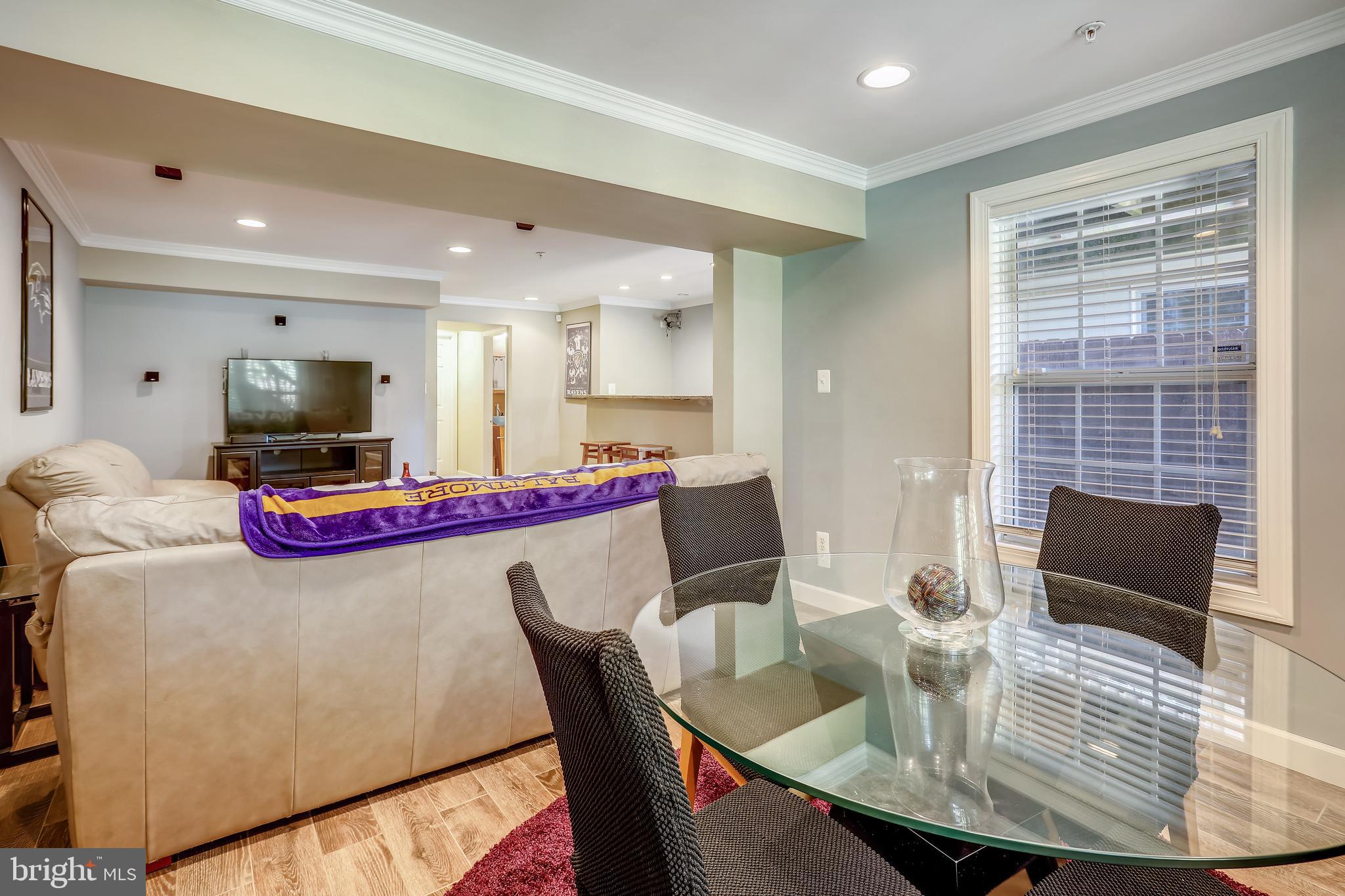 CONSTANT FRIENDSHIP - Residential