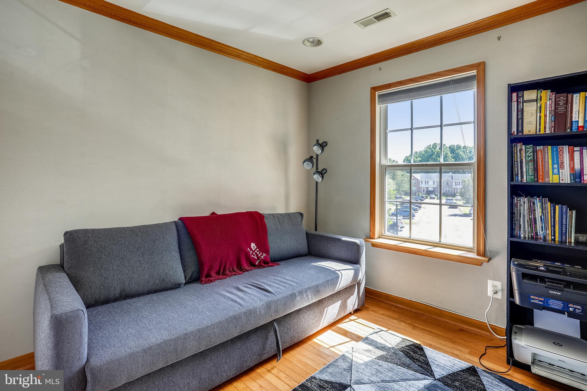 CONSTANT FRIENDSHIP - Residential