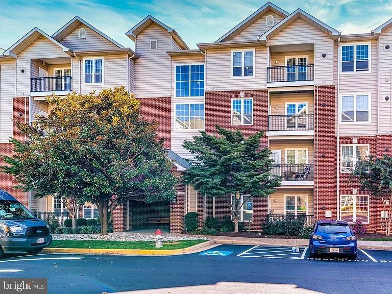 1581 SPRING GATE DRIVE 5207