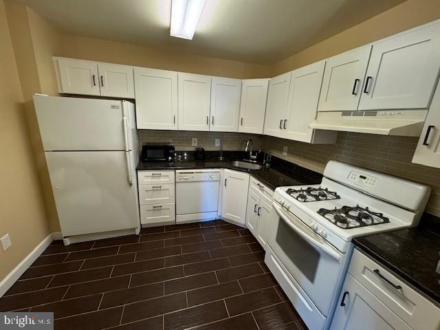 503 STEEPLECHASE COURT