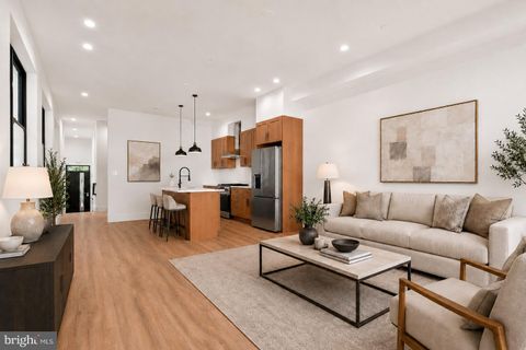 Townhouse For Sale - 330 Carson Street<br/> Philadelphia County, PHILADELPHIA, PA 19128