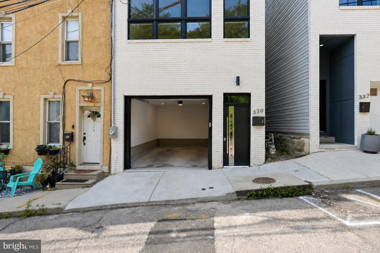 330 CARSON STREET