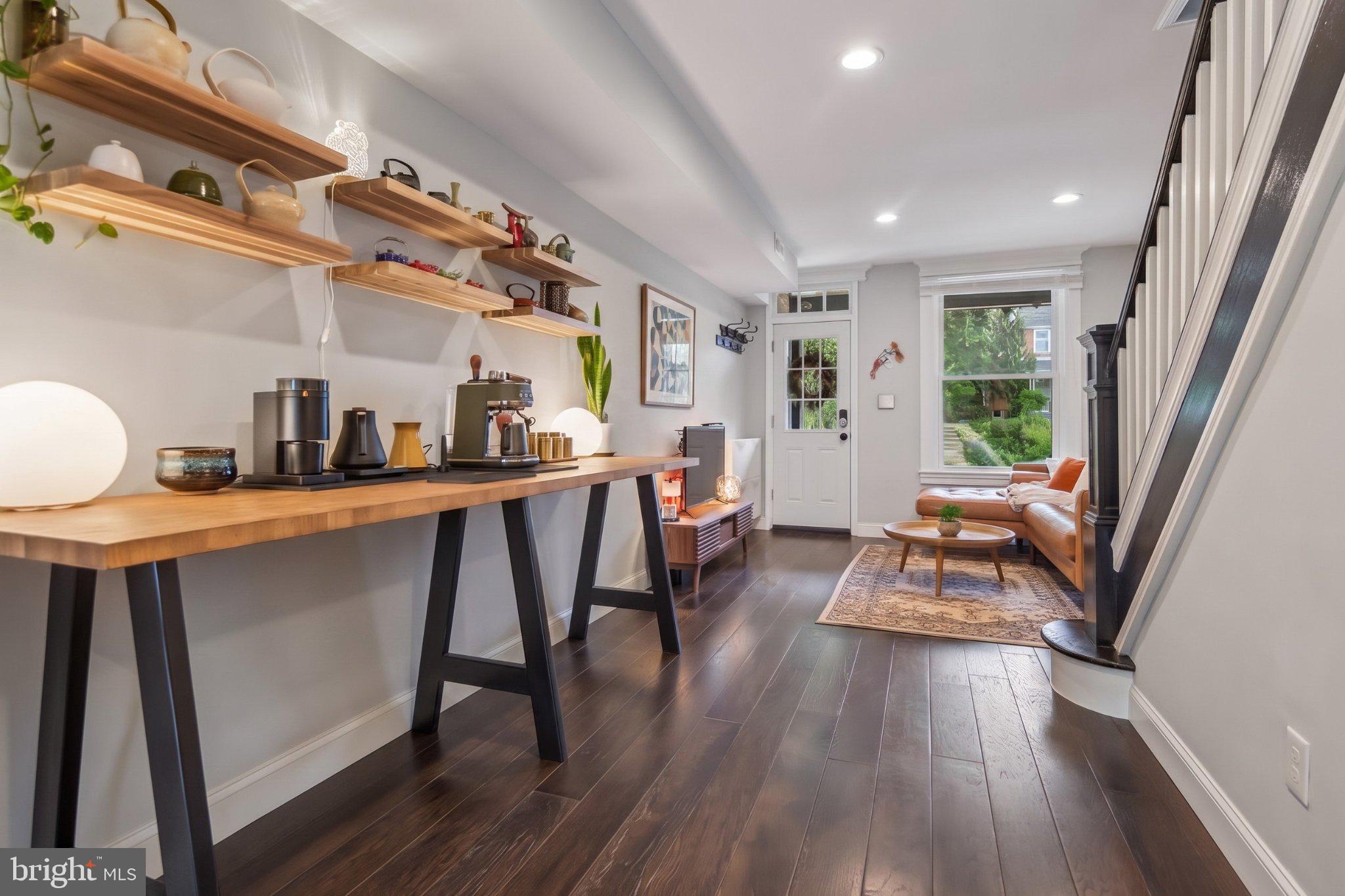 1138 ROLAND HEIGHTS