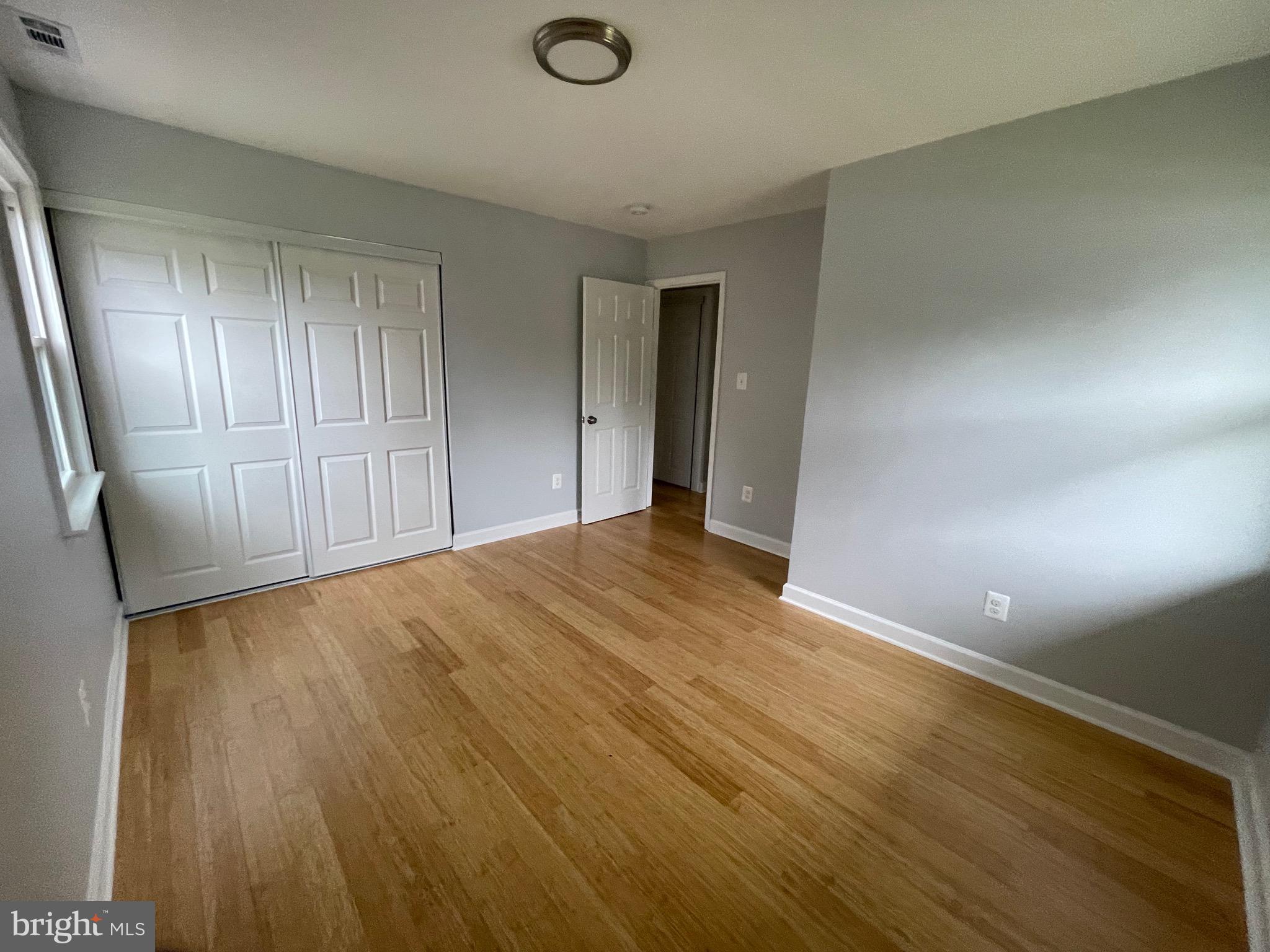 SOUTH LAWN - Residential