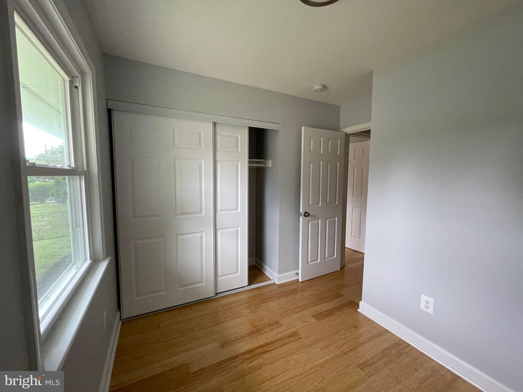 SOUTH LAWN - Residential