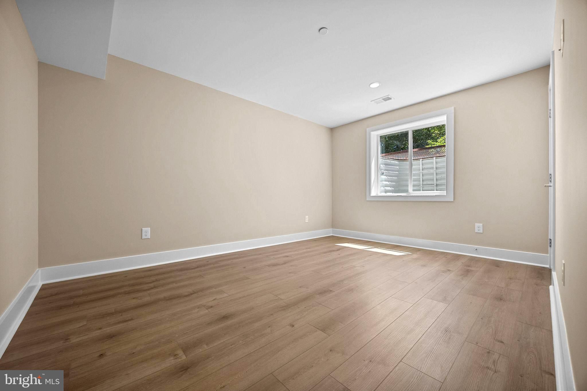 EASTPORT - Residential