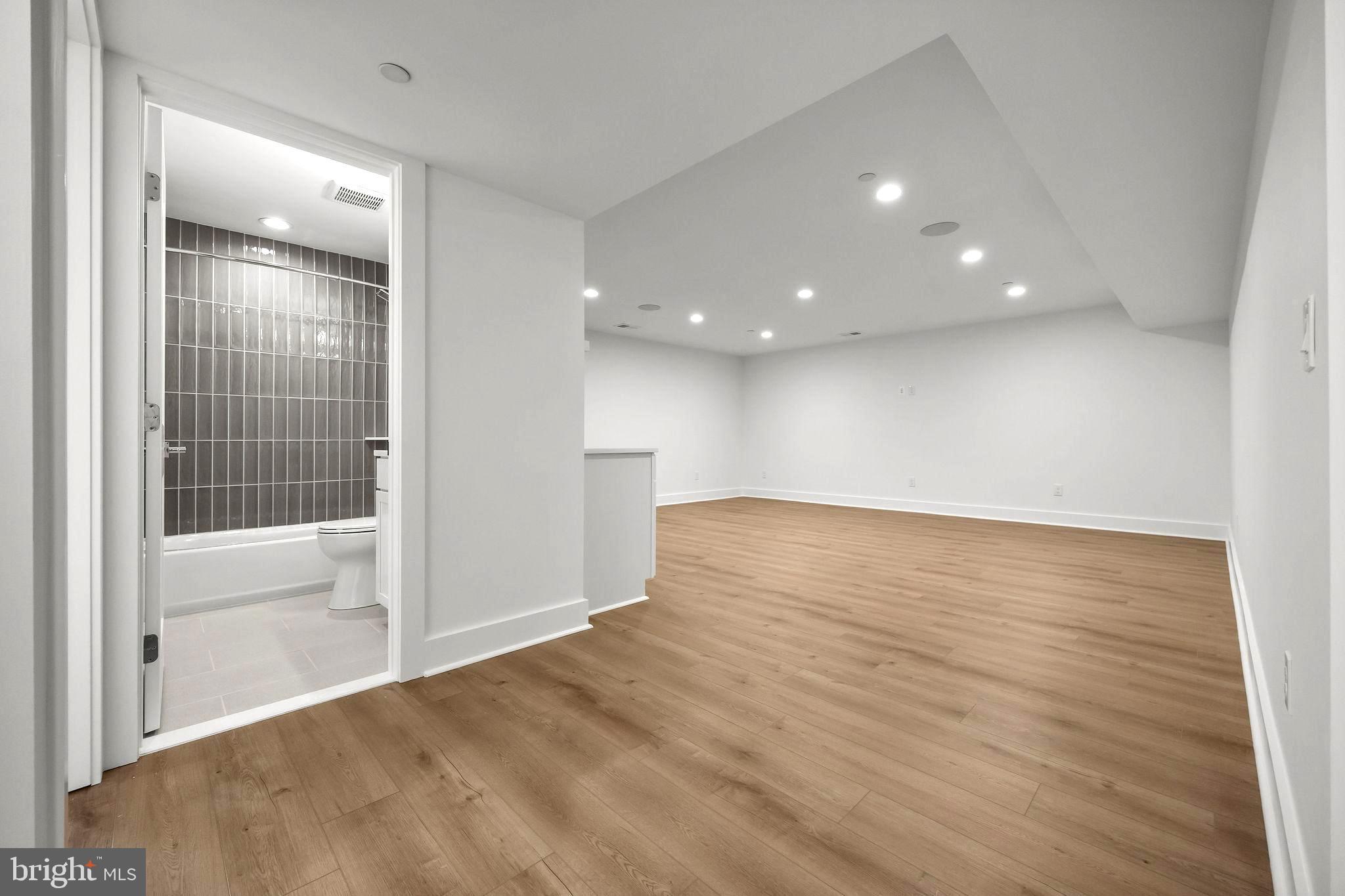 EASTPORT - Residential