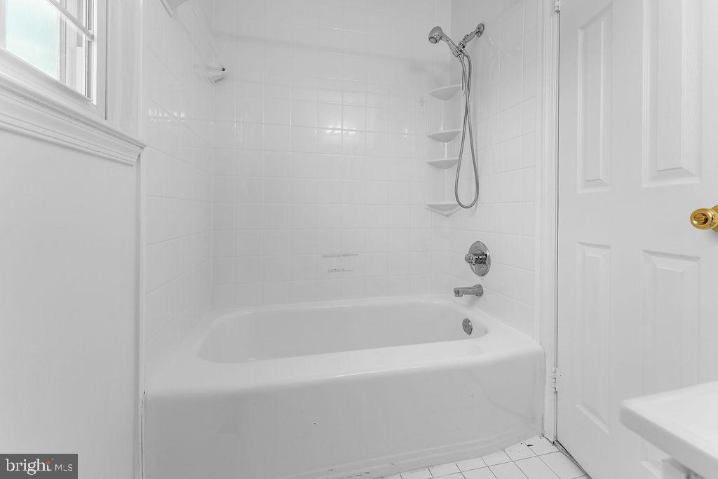 PRINCETON SQUARE - Residential