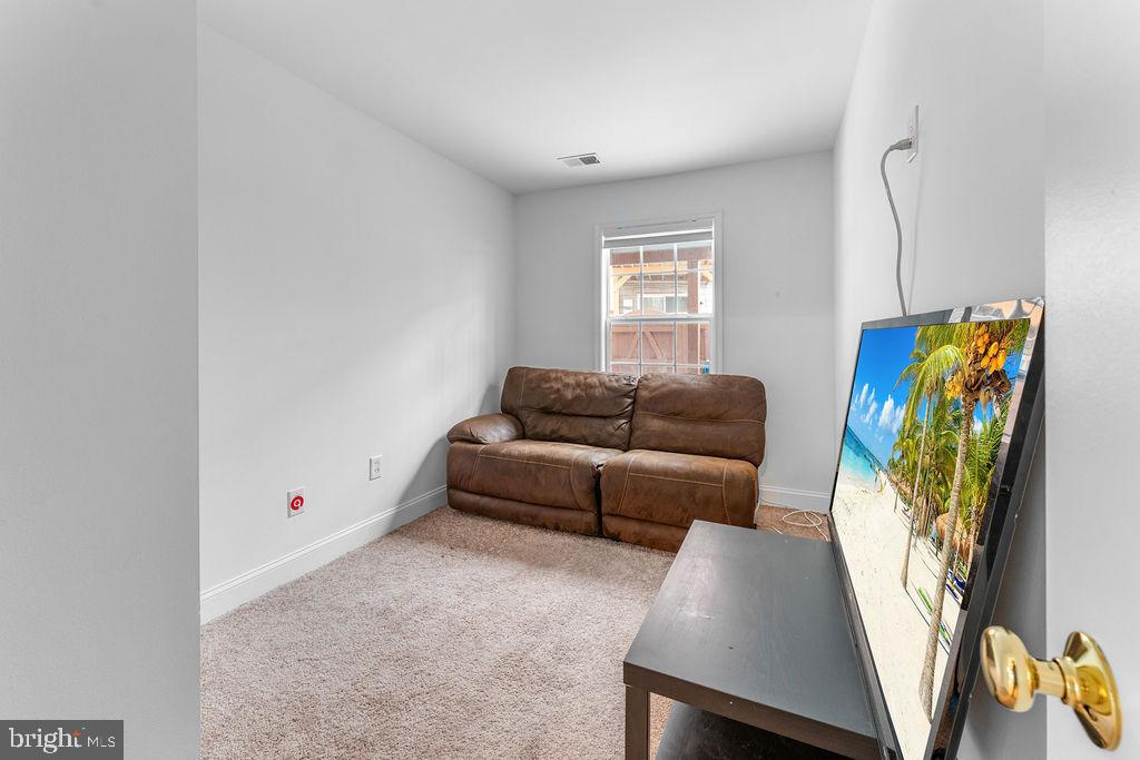 PRINCETON SQUARE - Residential