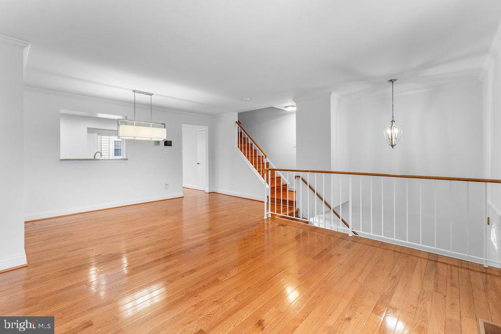 PRINCETON SQUARE - Residential