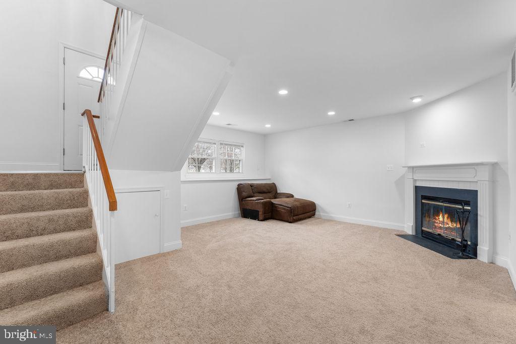 PRINCETON SQUARE - Residential