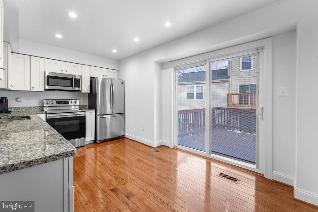 PRINCETON SQUARE - Residential