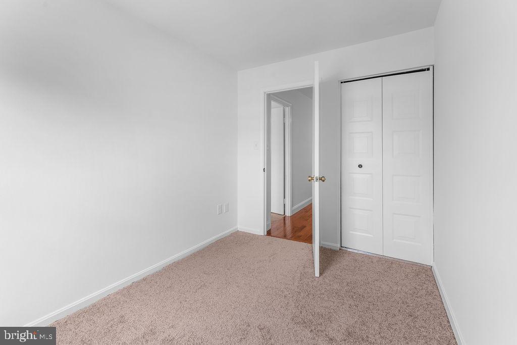 PRINCETON SQUARE - Residential