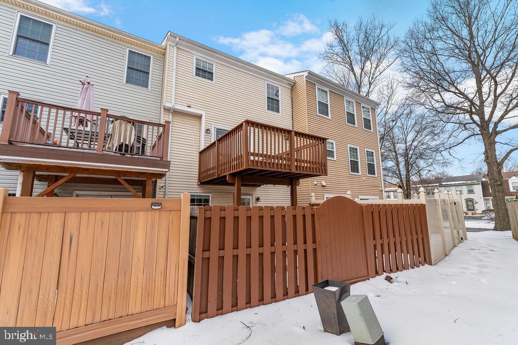 PRINCETON SQUARE - Residential