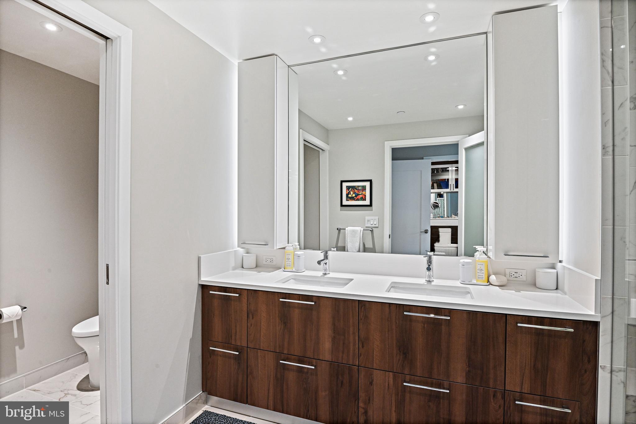 THE VERSE CONDO - Residential