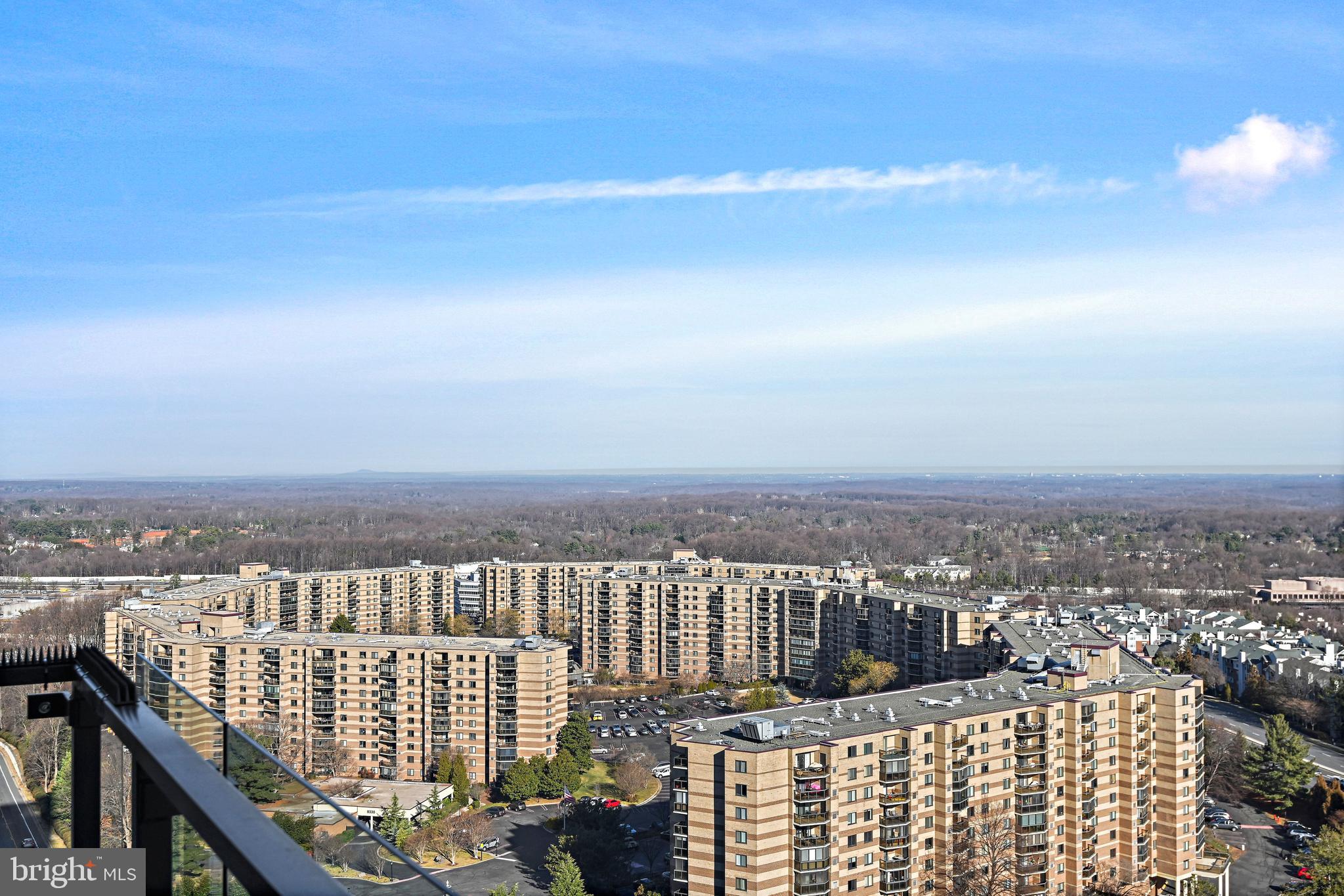 THE VERSE CONDO - Residential