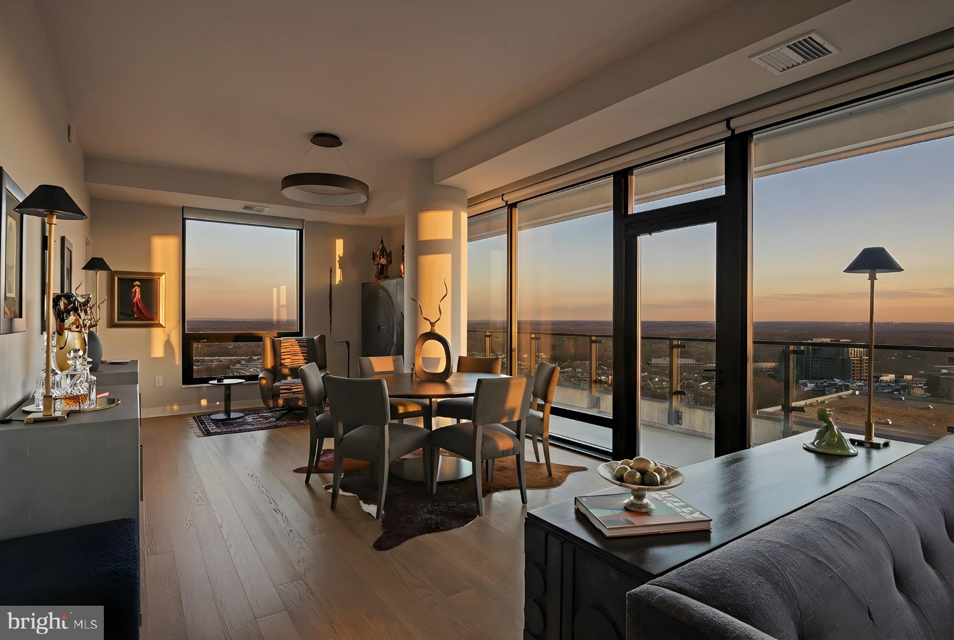 THE VERSE CONDO - Residential